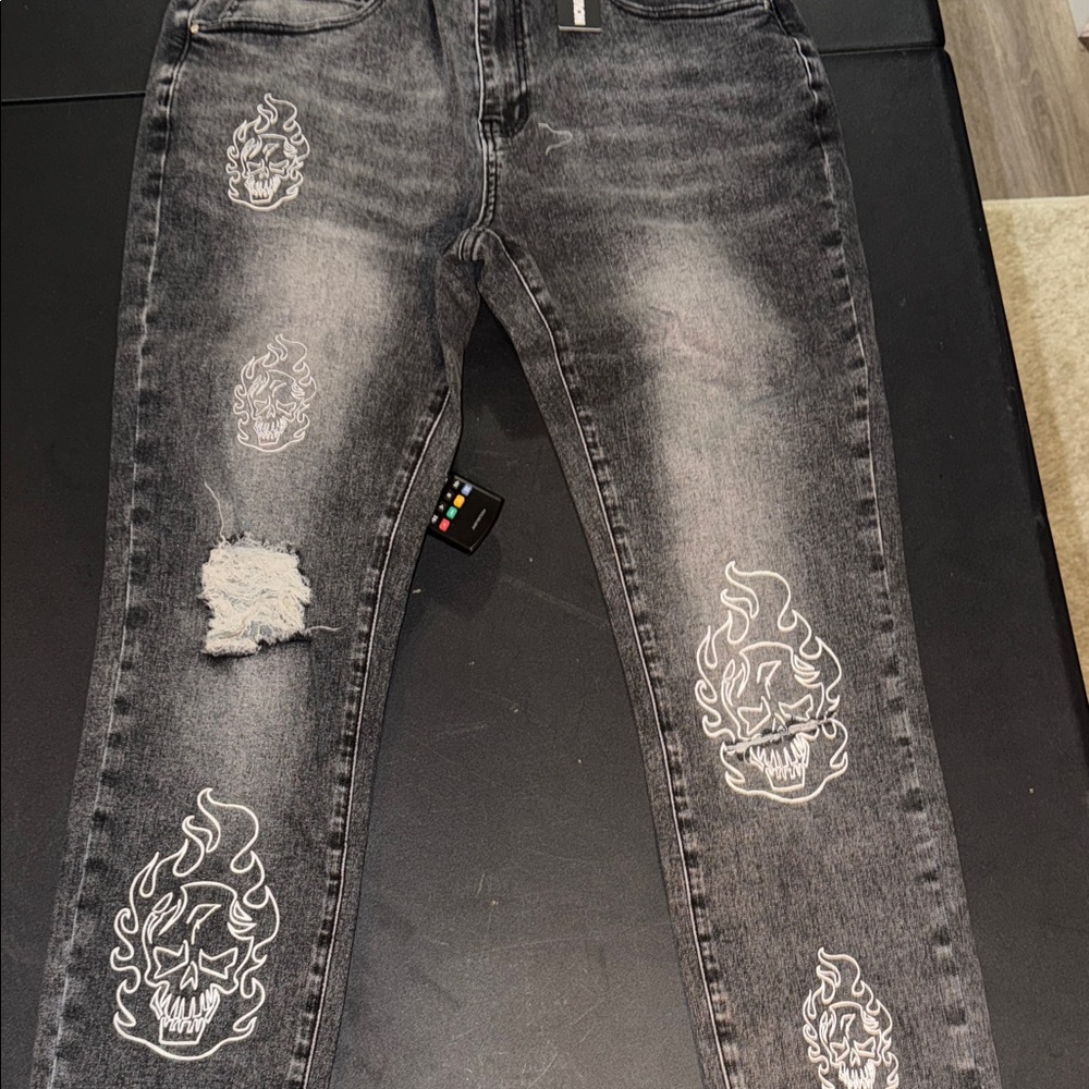 Fashion Nova Gray Skull Print Skinny Jeans